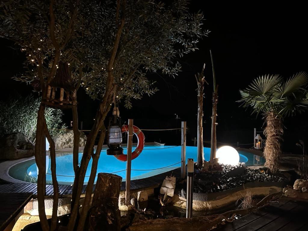 A La Marc'Quize Chambres D'Hotes, Petit Dejeuner Compris, Avec Piscine A Debordement En Exterieur, Bain Nordique A 38 Degres En Prestation Supplement Sur Reservation Horaire Anticipee 1 Place De Parking Gratuite Sur Place Mouxy Ngoại thất bức ảnh